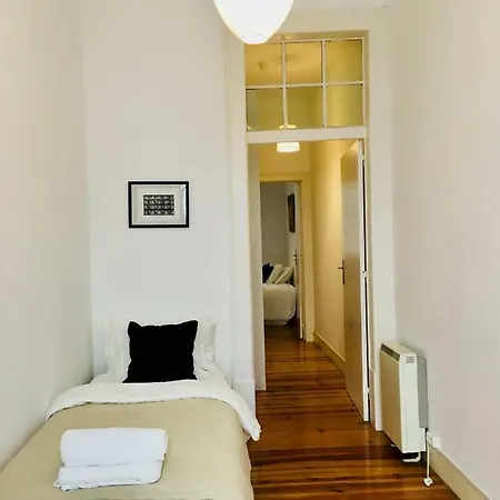 Апартаменты 4 Bedroom - Rua Dos Douradores *