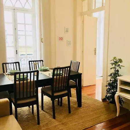 Апартаменты 4 Bedroom - Rua Dos Douradores *