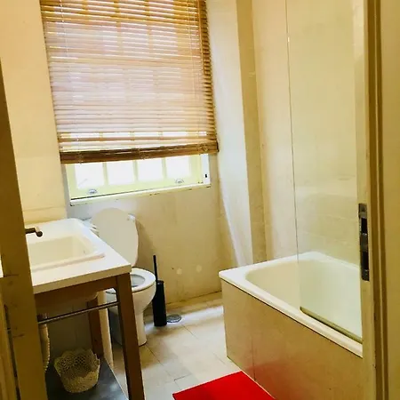 Апартаменты 4 Bedroom - Rua Dos Douradores *
